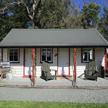 India House & Ica Whare In Whareama, Nr Riversdale Beach Kültér fotó